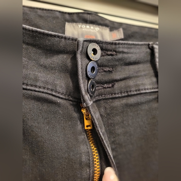 Torrid Feel the Fit Super Soft Jegging Black 20 Tall Jeans Pants High Waisted - Picture 3 of 11